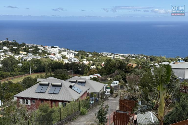 Maison F4 neuve en R+1 de 106,26 m² construite sur 451 m² de terrain, avec pleine vue mer et montagne imprenable, à 420 m d'altitude.