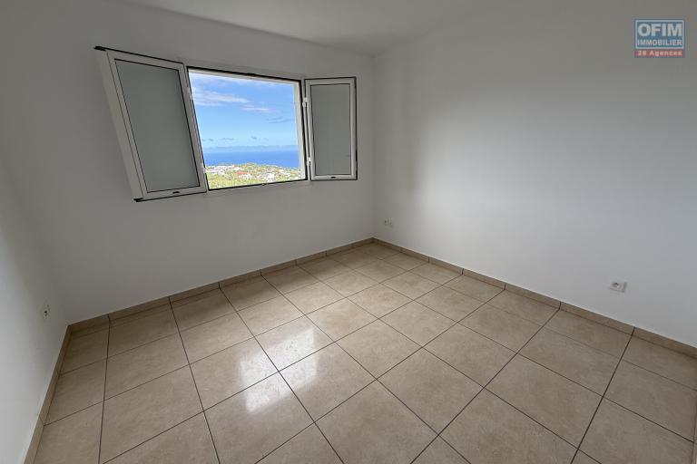 Maison F4 neuve en R+1 de 106,26 m² construite sur 451 m² de terrain, avec pleine vue mer et montagne imprenable, à 420 m d'altitude.