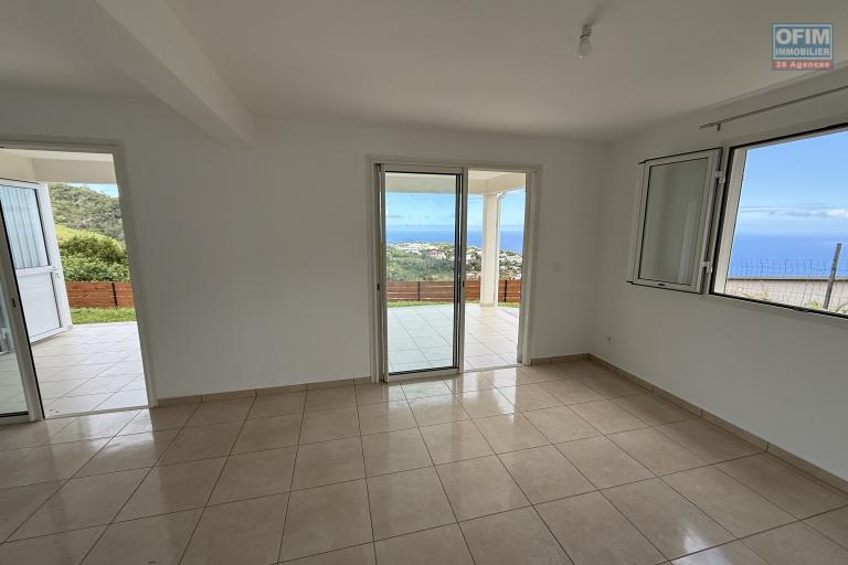 Maison F4 neuve en R+1 de 106,26 m² construite sur 451 m² de terrain, avec pleine vue mer et montagne imprenable, à 420 m d'altitude.