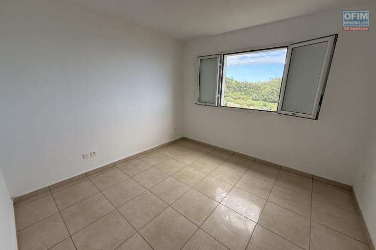 Maison F4 neuve en R+1 de 106,26 m² construite sur 451 m² de terrain, avec pleine vue mer et montagne imprenable, à 420 m d'altitude.