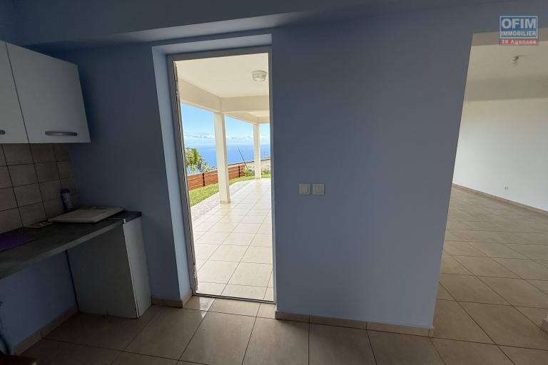 Maison F4 neuve en R+1 de 106,26 m² construite sur 451 m² de terrain, avec pleine vue mer et montagne imprenable, à 420 m d'altitude.