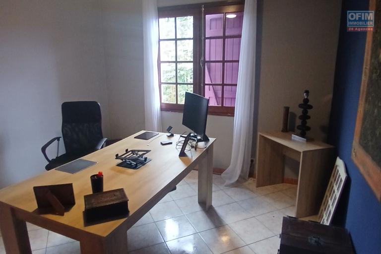 A LOUER maison de type F6 non meublée sur Saint-Gilles Les Hauts à 1418,59 euros