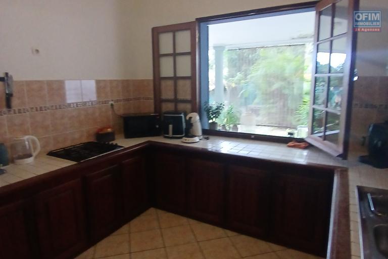 A LOUER maison de type F6 non meublée sur Saint-Gilles Les Hauts à 1418,59 euros