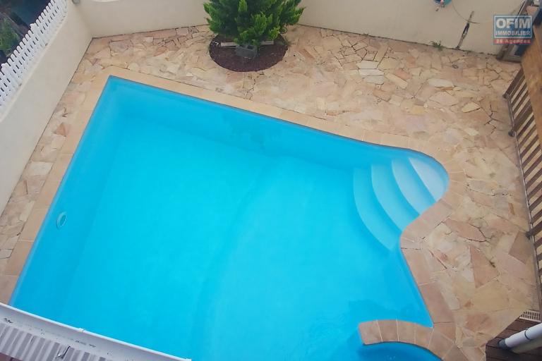 A LOUER maison F4 avec piscine et jaccuzi  sur Bois de Nèfles Saint-Paul- magnifique vue mer