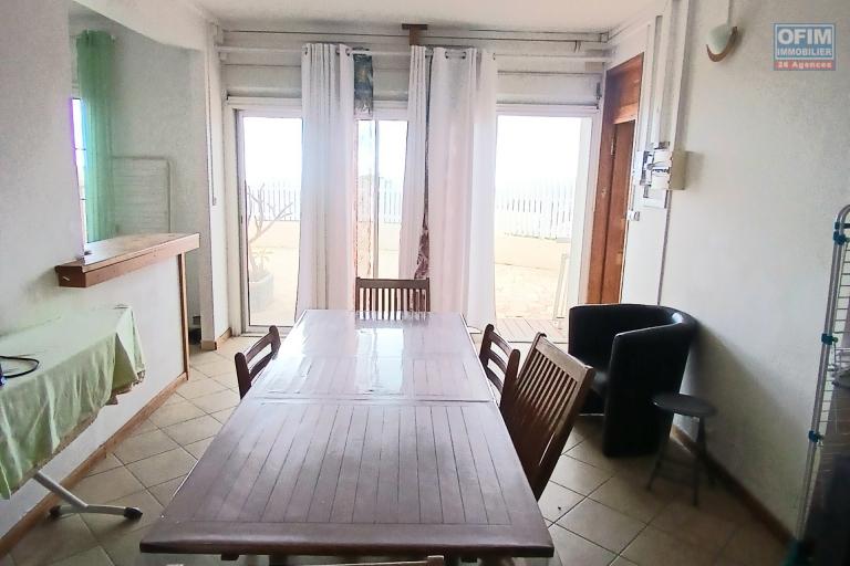 A LOUER maison F4 avec piscine et jaccuzi  sur Bois de Nèfles Saint-Paul- magnifique vue mer