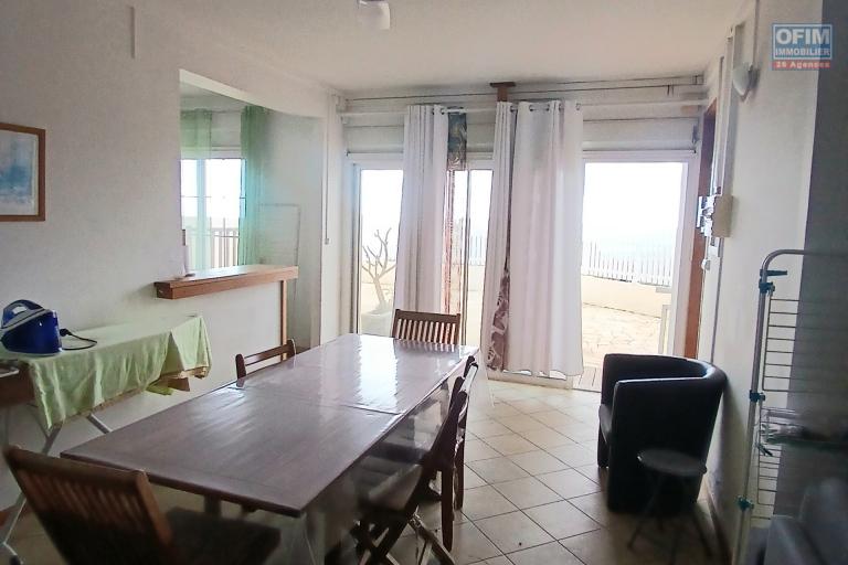 A LOUER maison F4 avec piscine et jaccuzi  sur Bois de Nèfles Saint-Paul- magnifique vue mer