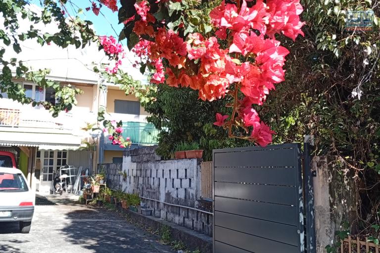 Villa duplex au centre ville du Tampon