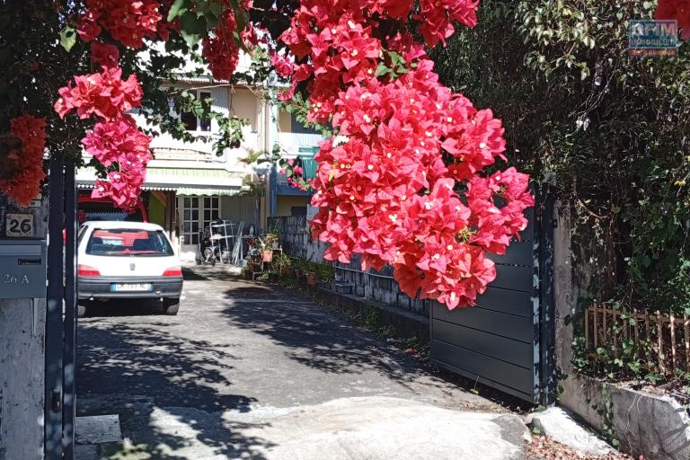 Villa duplex au centre ville du Tampon