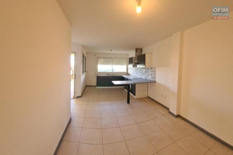 A vendre appartement F2 avec grande varangue + jardinet idéal investisseur (locataire en place)