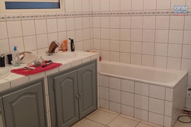 VASTE VILLA F4 CHEMIN SUMMER SAINT GILLES LES BAINS