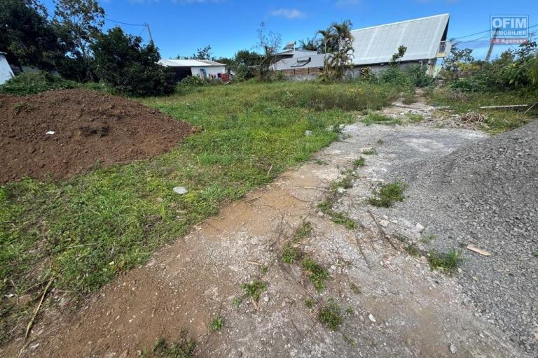 A vendre terrain plat de 405 m² à Bras de Pontho, secteur calme