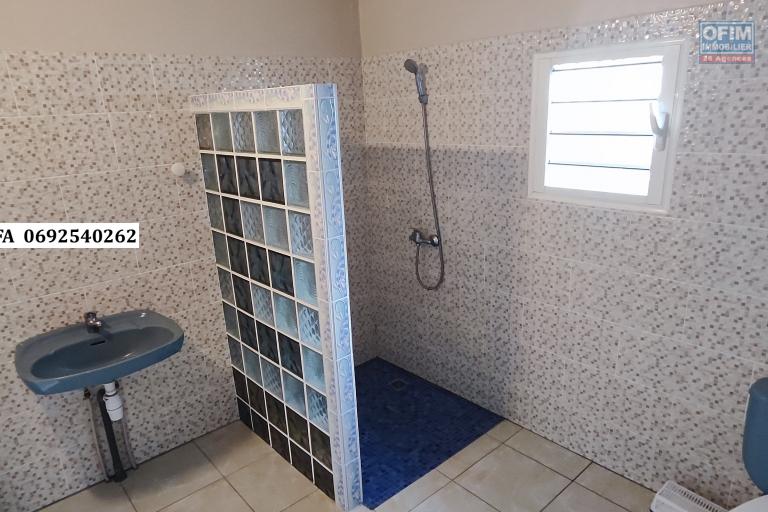 MAISON F3 à Saint-Joseph (Henri TAFA 0692540262)