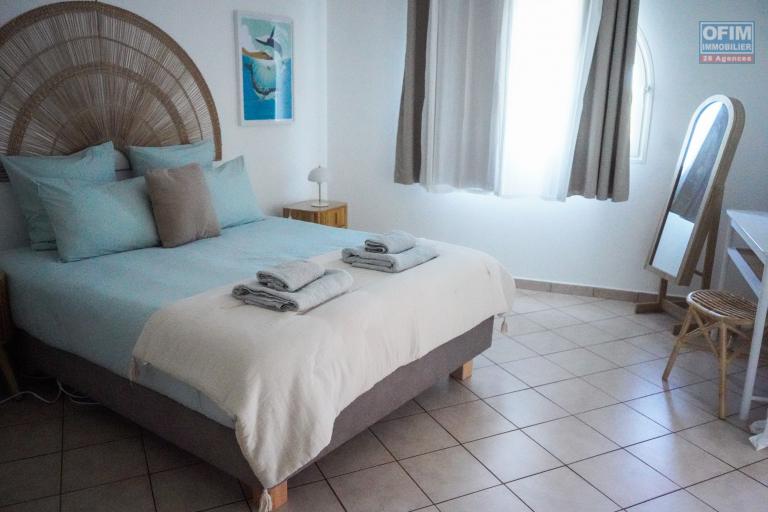 A vendre à la Possession superbe villa F4 type provençale avec piscine, Vue sur mer et le port .