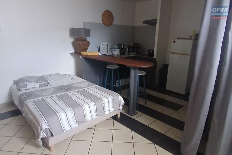 A VENDRE ensemble immobilier comprenant un T2 + STUDIO à 2 mn à pieds de la plage - SAINT-GILLES LES BAINS