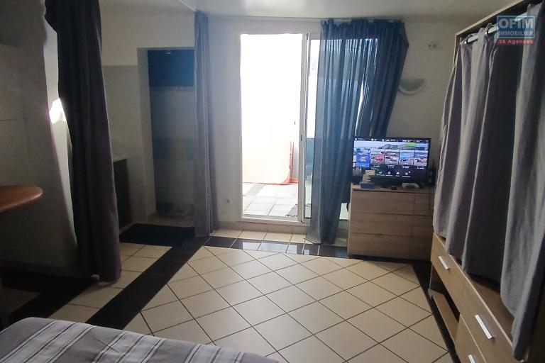 A VENDRE ensemble immobilier comprenant un T2 + STUDIO à 2 mn à pieds de la plage - SAINT-GILLES LES BAINS