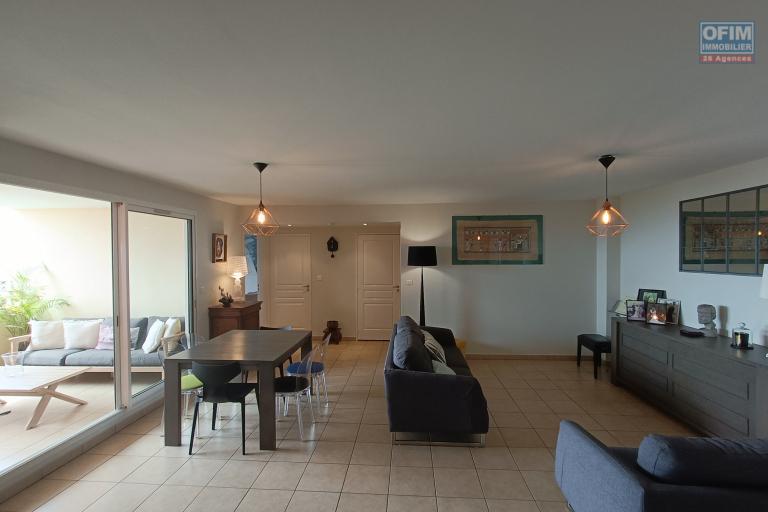 A vendre magnifique appartement T4 avec vue sur mer et 2 parkings au centre ville