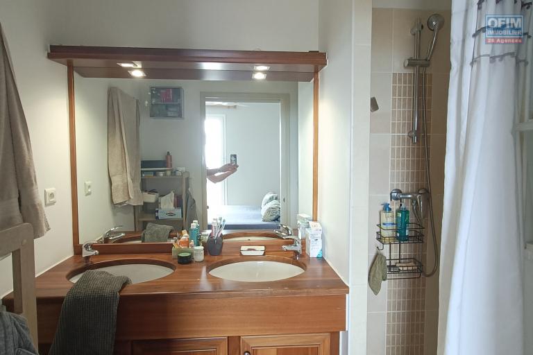 A vendre magnifique appartement T4 avec vue sur mer et 2 parkings au centre ville