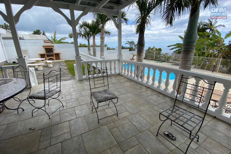 A louer villa T5/6 de plein pieds avec jardin et piscine à La Montagne