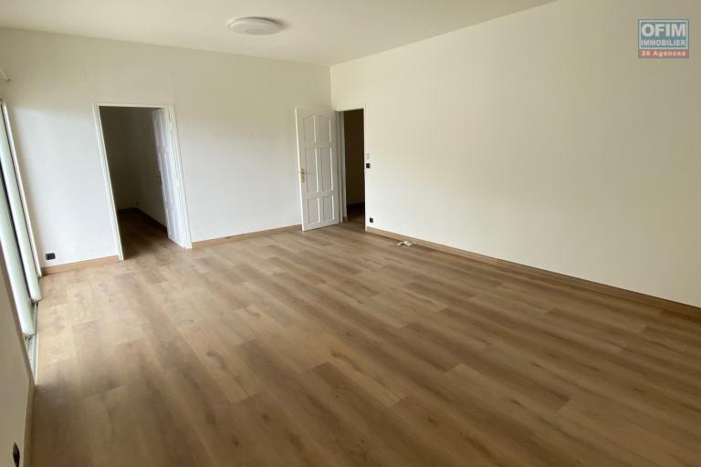 A louer villa T5/6 de plein pieds avec jardin et piscine à La Montagne