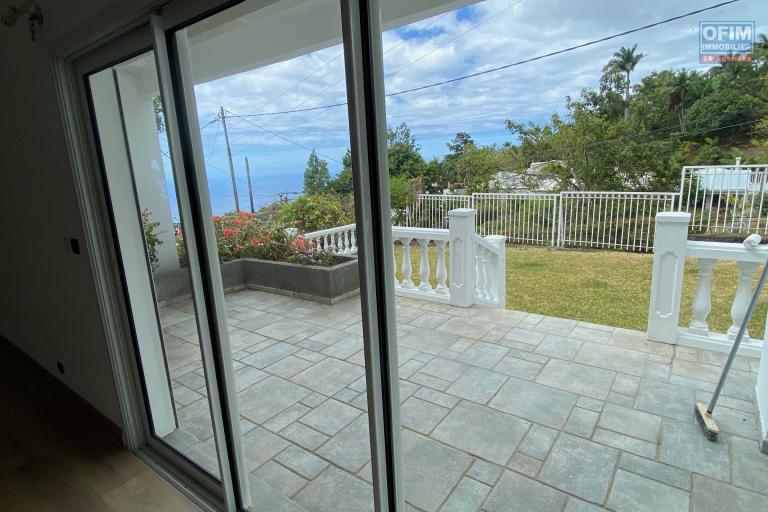 A louer villa T5/6 de plein pieds avec jardin et piscine à La Montagne