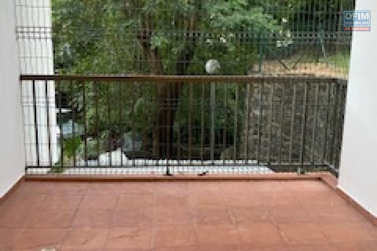 A louer cet appartement de type F2 sur la résidence CARRICUBE à Saint Denis.