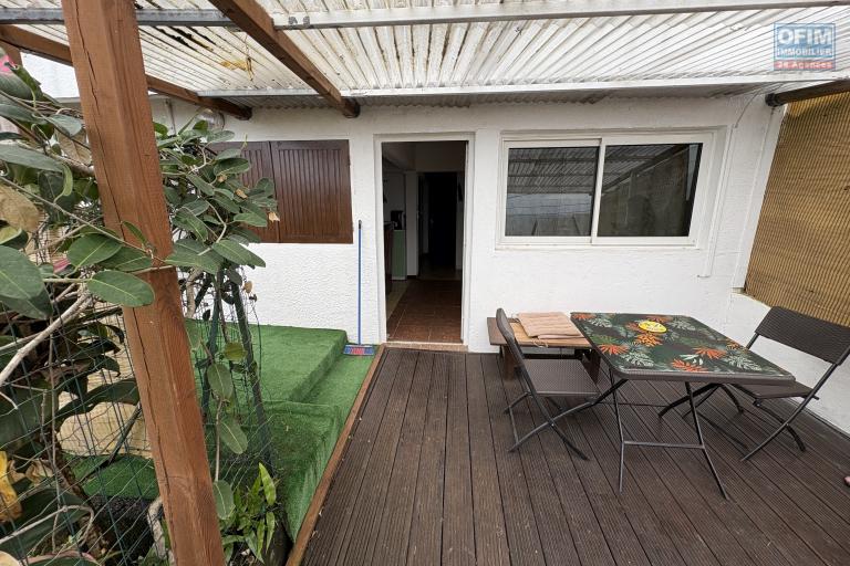 À Vendre - Maison individuelle divisé en 3 appartements - Vincendo
