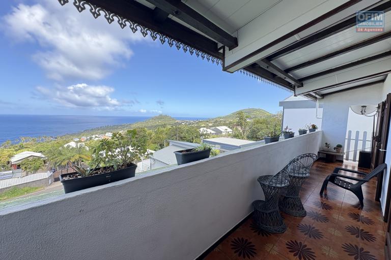 À Vendre - Maison individuelle divisé en 3 appartements - Vincendo