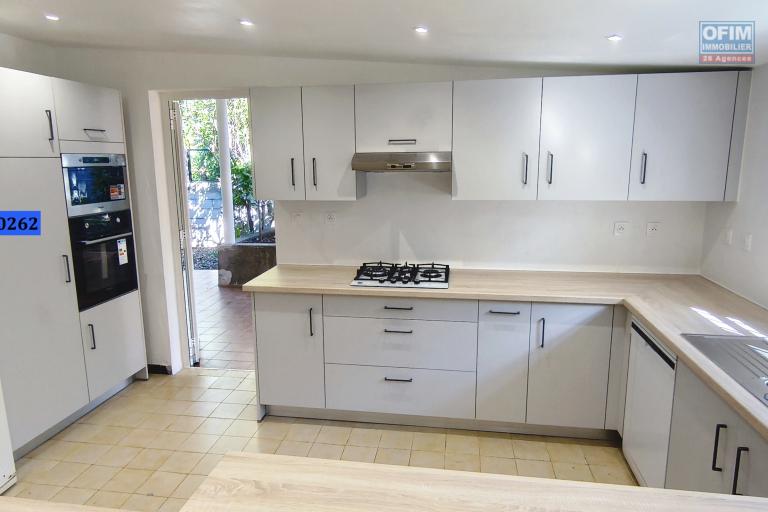 A louer VILLA F4 à Saint-Joseph (Henri TAFA 0692540262)