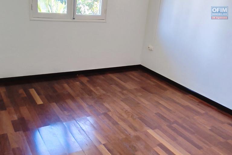 A louer VILLA F4 à Saint-Joseph (Henri TAFA 0692540262)