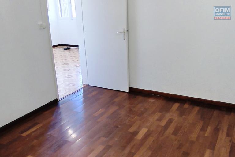 A louer VILLA F4 à Saint-Joseph (Henri TAFA 0692540262)
