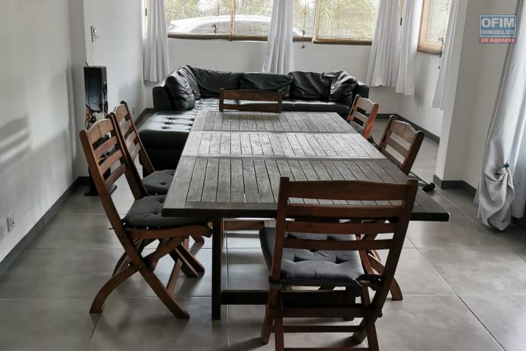 A louer villa F4 avec beau jardin et coin calme