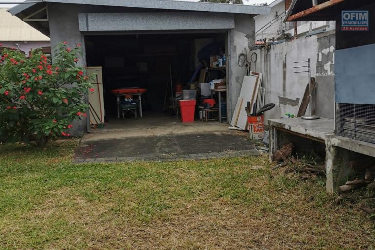 A louer villa F4 avec beau jardin et coin calme