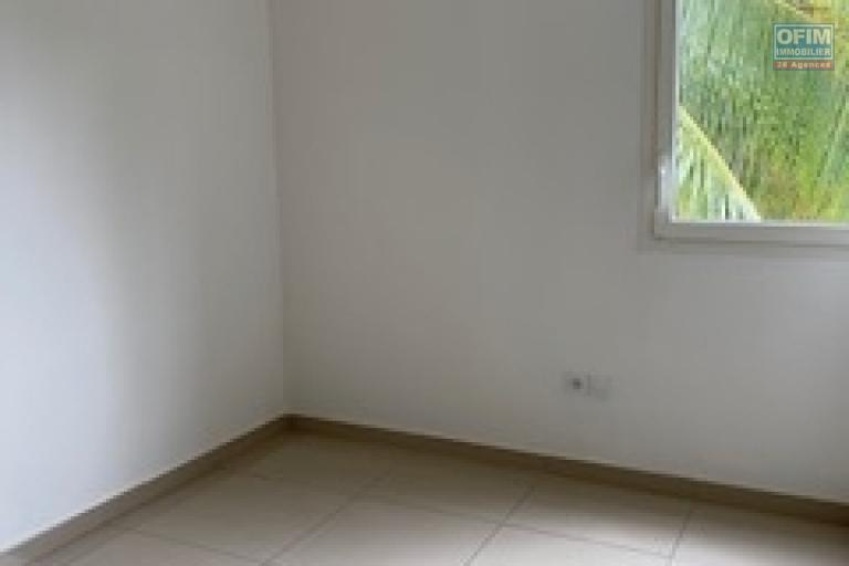 A louer ce beau F3 d'une surface de 62.96m2 sur la résidence PALMEA à Sainte Clotilde.