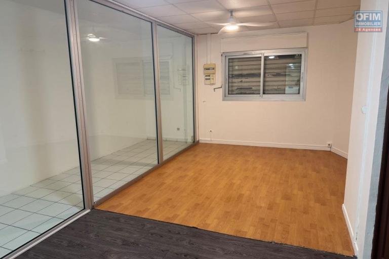 A louer local professionnel ou commercial de 66 m² proche centre ville le Tampon