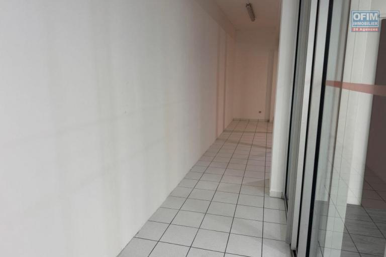 A louer local professionnel ou commercial de 66 m² proche centre ville le Tampon