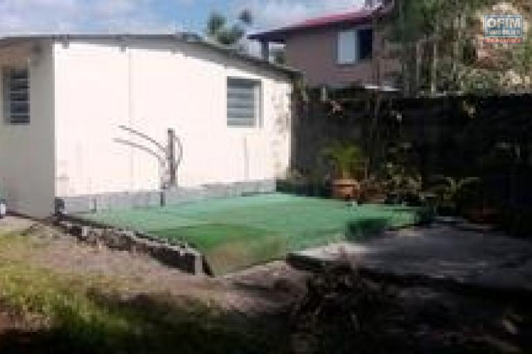 A vendre VILLA F4 à Saint-André sur 402 m2 constructible