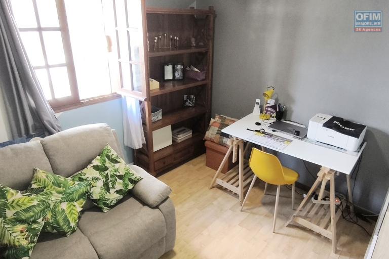 A vendre VILLA F4 à Saint-André sur 402 m2 constructible