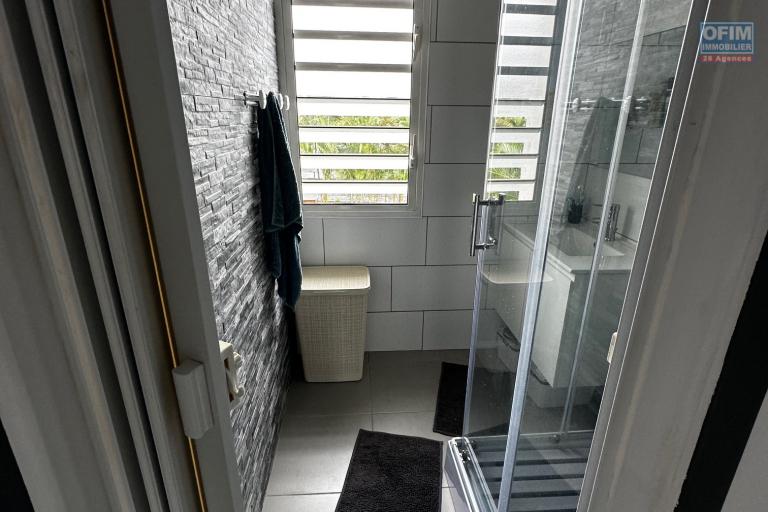 A louer à la Rivière des pluies Sainte-Marie bel appartement F3 meublé