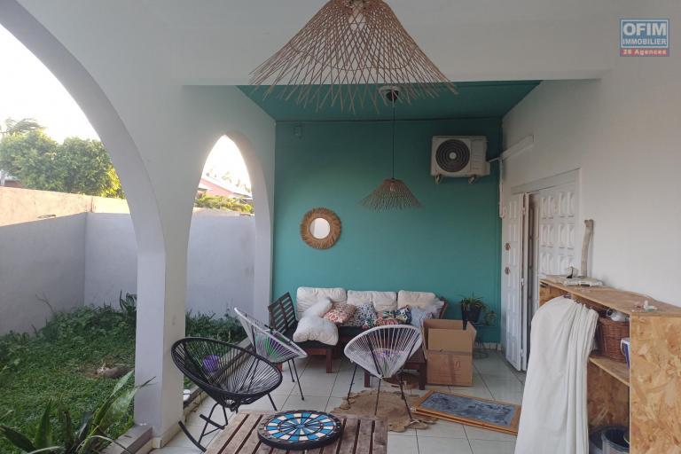 A louer villa F4 mitoyenne sur ETANG SALE LES BAINS.