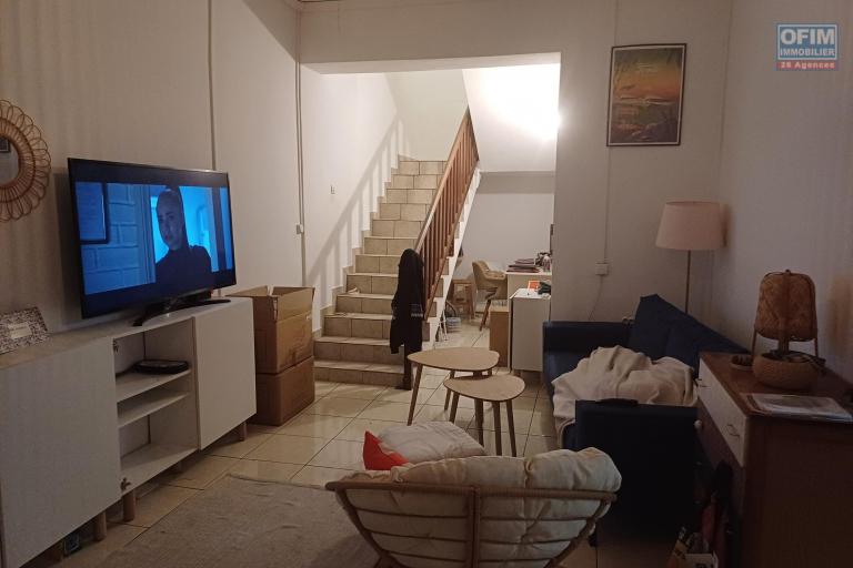 A louer villa F4 mitoyenne sur ETANG SALE LES BAINS.