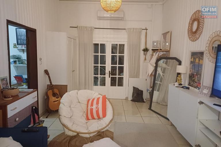 A louer villa F4 mitoyenne sur ETANG SALE LES BAINS.