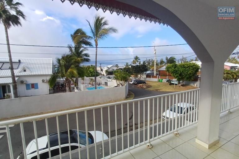 A louer villa F4 mitoyenne sur ETANG SALE LES BAINS.