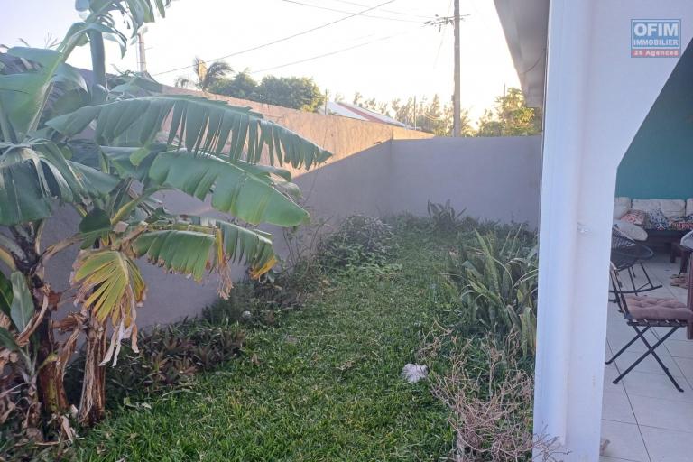 A louer villa F4 mitoyenne sur ETANG SALE LES BAINS.