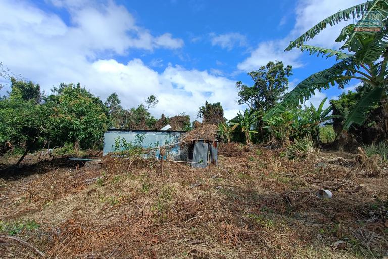 A Vendre grand Terrain viabilisé de 922m2 à Sainte-Anne
