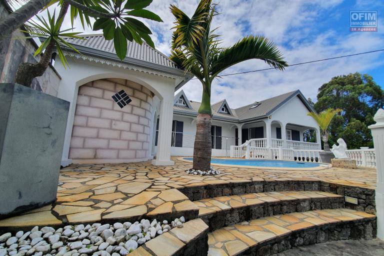 A louer une villa F6 Mont vert les hauts St Pierre