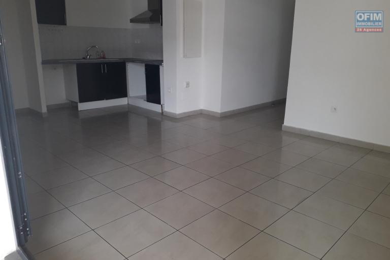 A louer appartement F4 sur le bas de la Possession