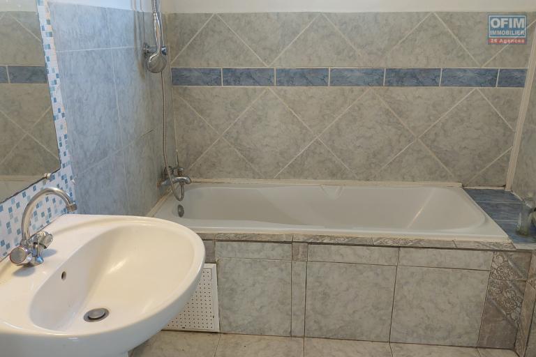 A louer maison F3 à St Leu Bois de Nèfles