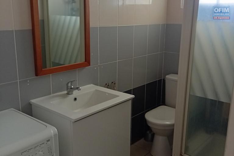 SAINT GILLES LES BAINS SECTEUR ERMITAGE ET LAGON A LOUER BEL APPARTEMENT T2 RESIDENCE DU SOLEIL