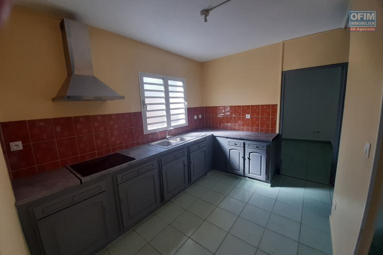 A louer appartement F3/4 au rdc au lieu dit Petit Bazar à Saint-André