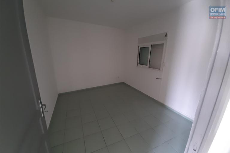 A louer appartement F3/4 au rdc au lieu dit Petit Bazar à Saint-André